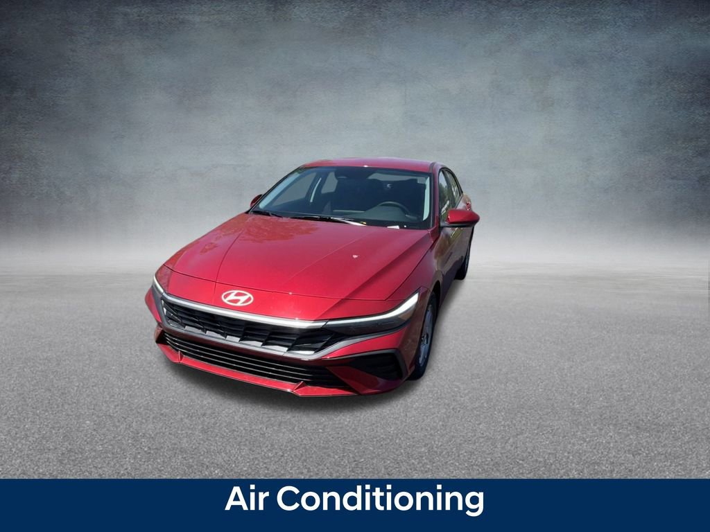 Certified 2025 Hyundai Elantra SE image 7