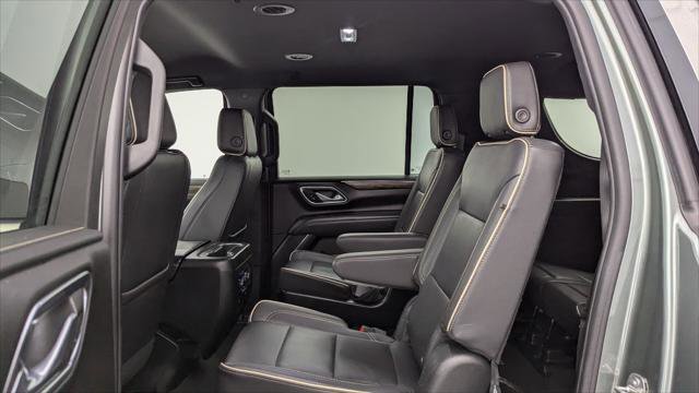 Used 2023 Chevrolet Suburban Premier image 17