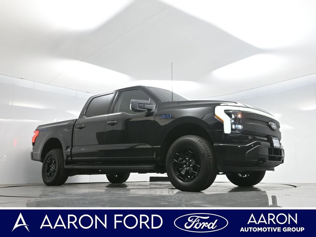 Used 2025 Ford F150 Lightning XLT image 3