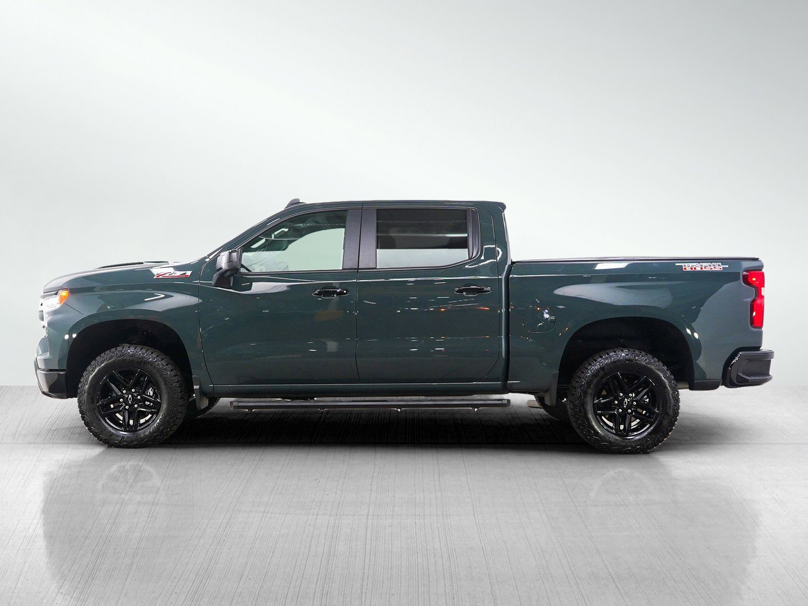 Used 2025 Chevrolet Silverado 1500 LT Trail Boss w/ LT Trail Boss Premium Package image 2