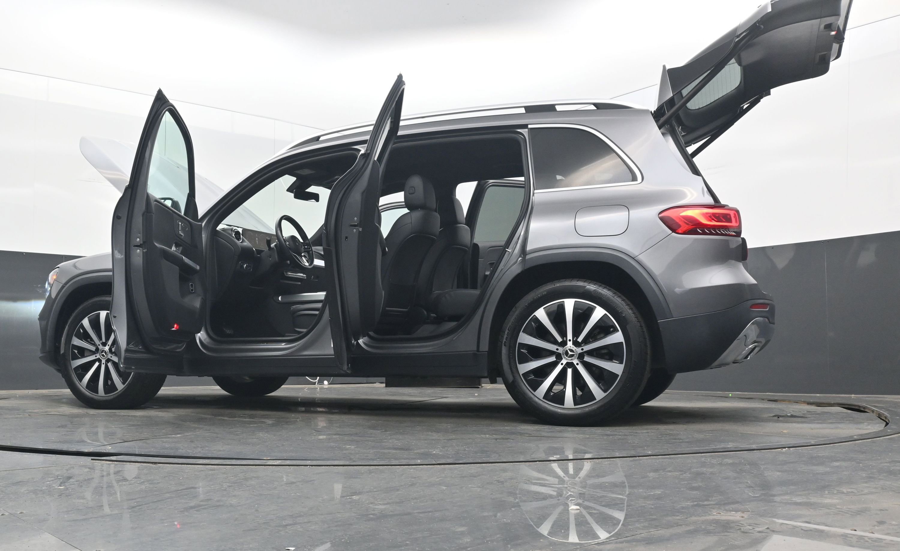 Used 2023 Mercedes-Benz GLB 250 GLB 250 image 42