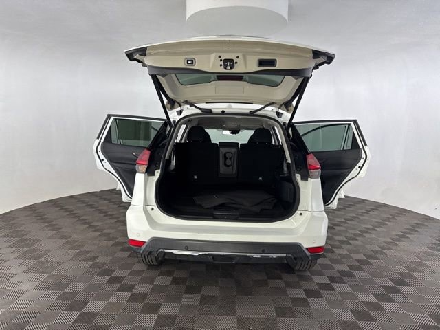 Used 2019 Nissan Rogue SV image 19