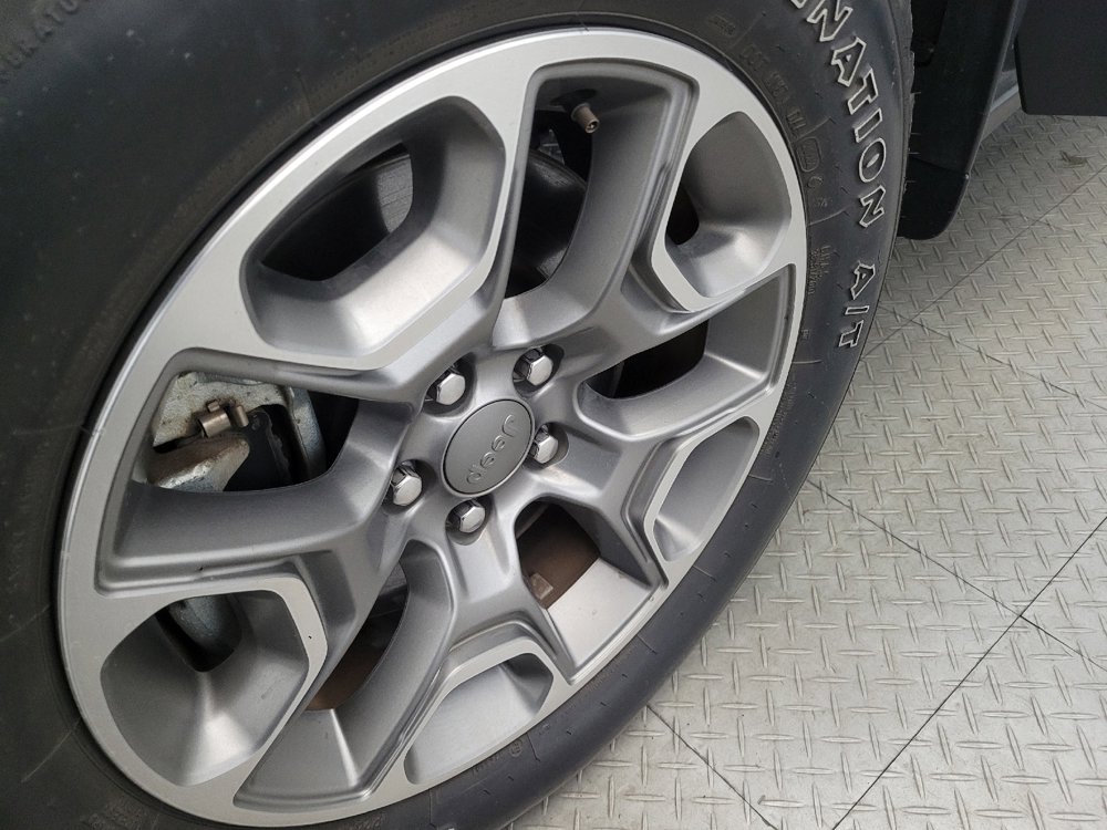 Used 2022 Jeep Cherokee Trailhawk w/ Premium Leather Package image 31