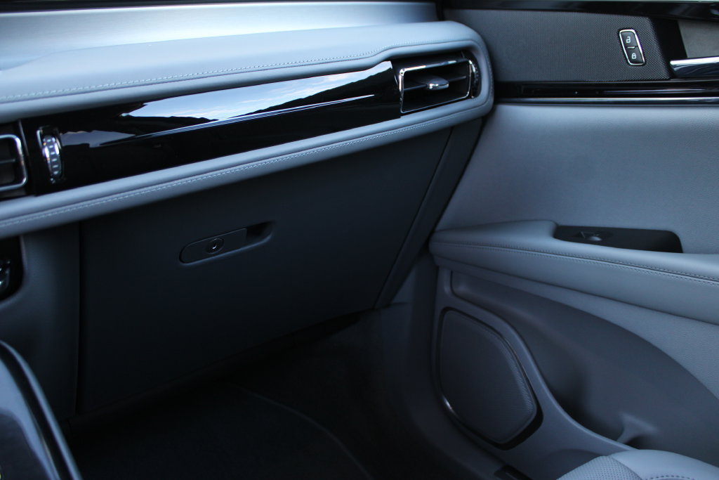 Used 2022 Lincoln Nautilus Reserve AWD/4WD image 22