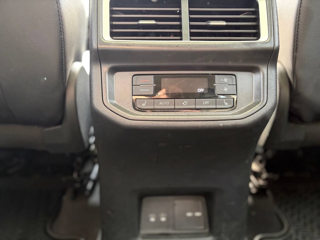Used 2024 Volkswagen Atlas SEL AWD/4WD image 15