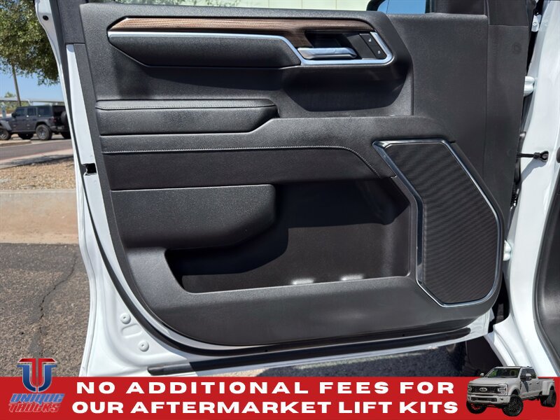 Used 2023 Chevrolet Silverado 1500 RST w/ Redline Edition AWD/4WD image 16