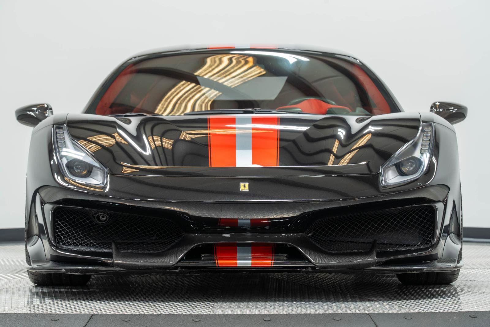 Used 2019 Ferrari 488 Pista Coupe RWD image 5