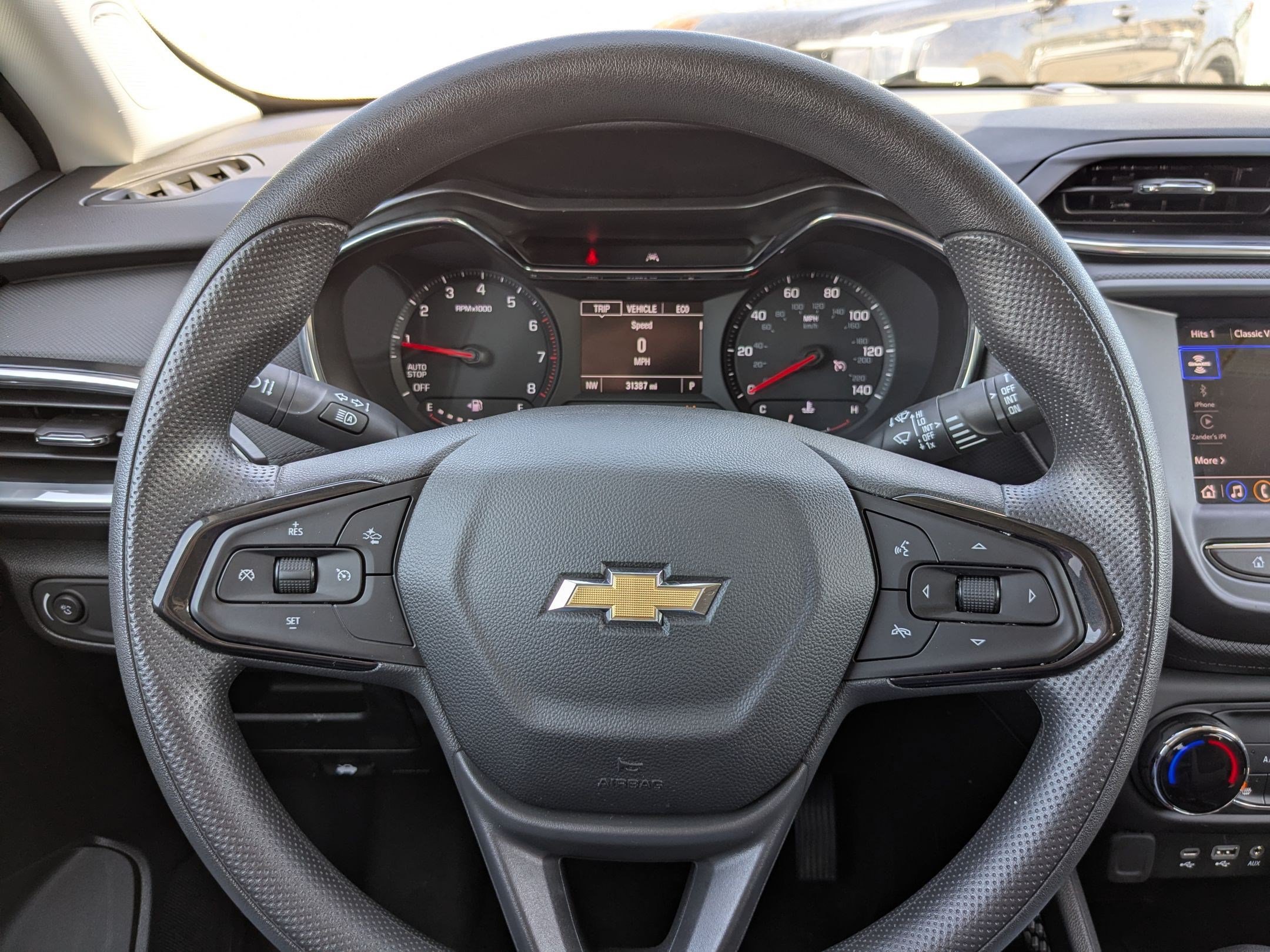Used 2023 Chevrolet TrailBlazer LT FWD image 16