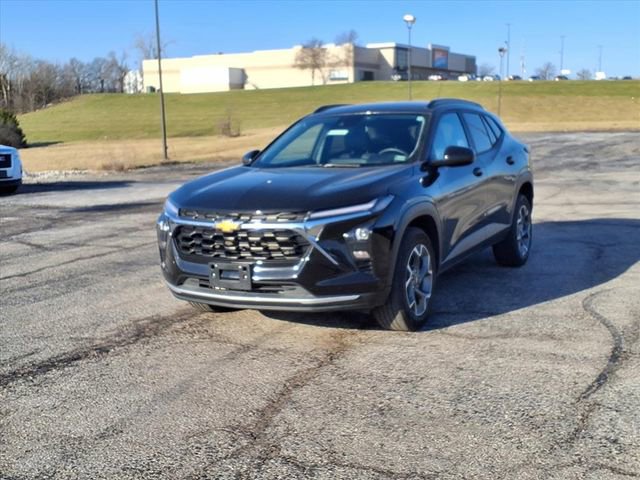 Used 2025 Chevrolet Trax LT w/ LT Convenience Package image 43