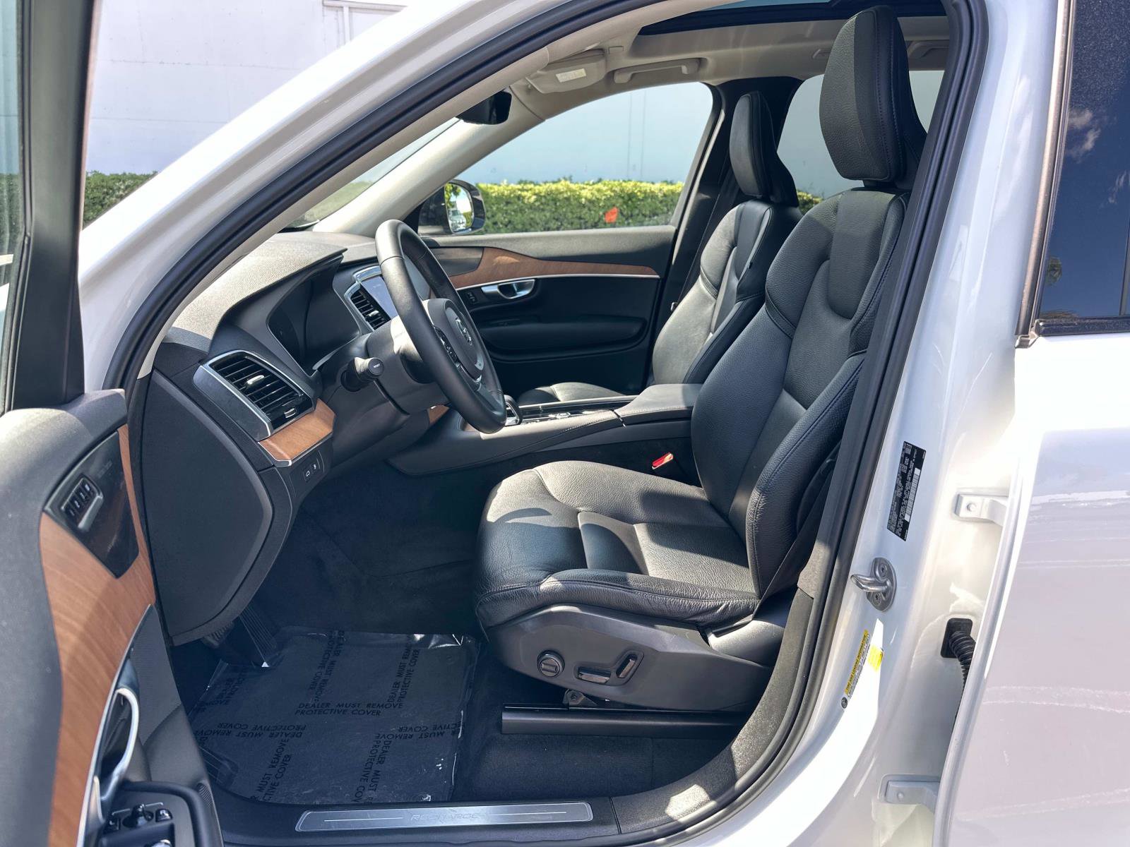 Certified 2023 Volvo XC90 T8 Plus image 16