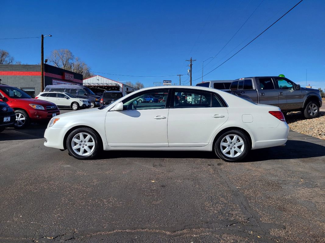 Used 2009 Toyota Avalon Limited image 2