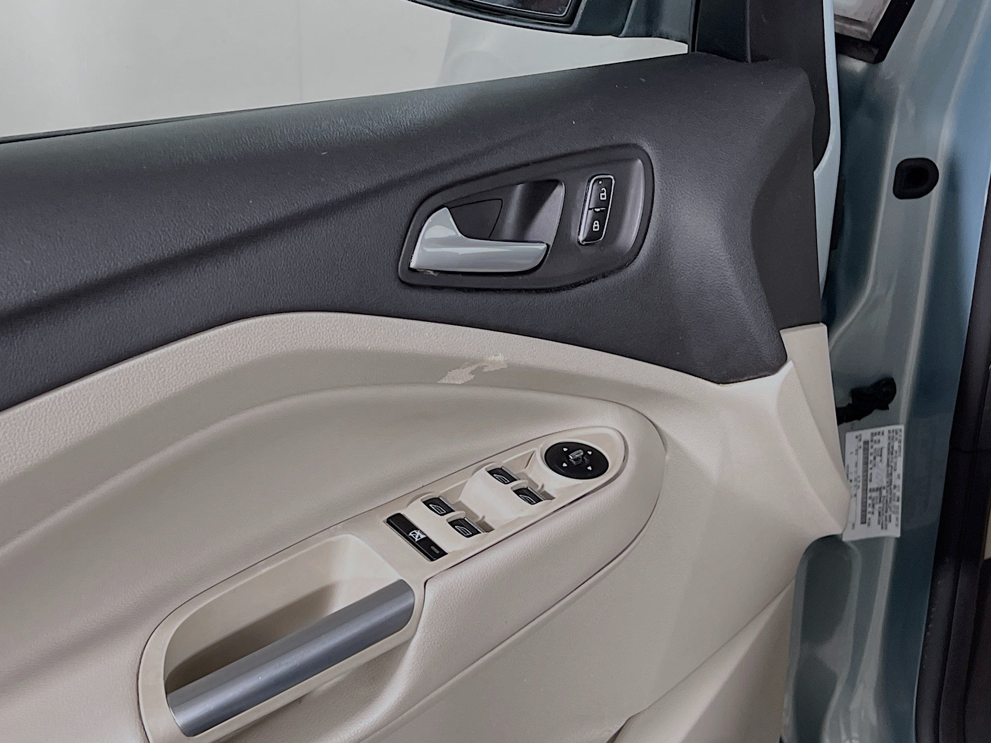 Used 2013 Ford C-MAX SE FWD image 17