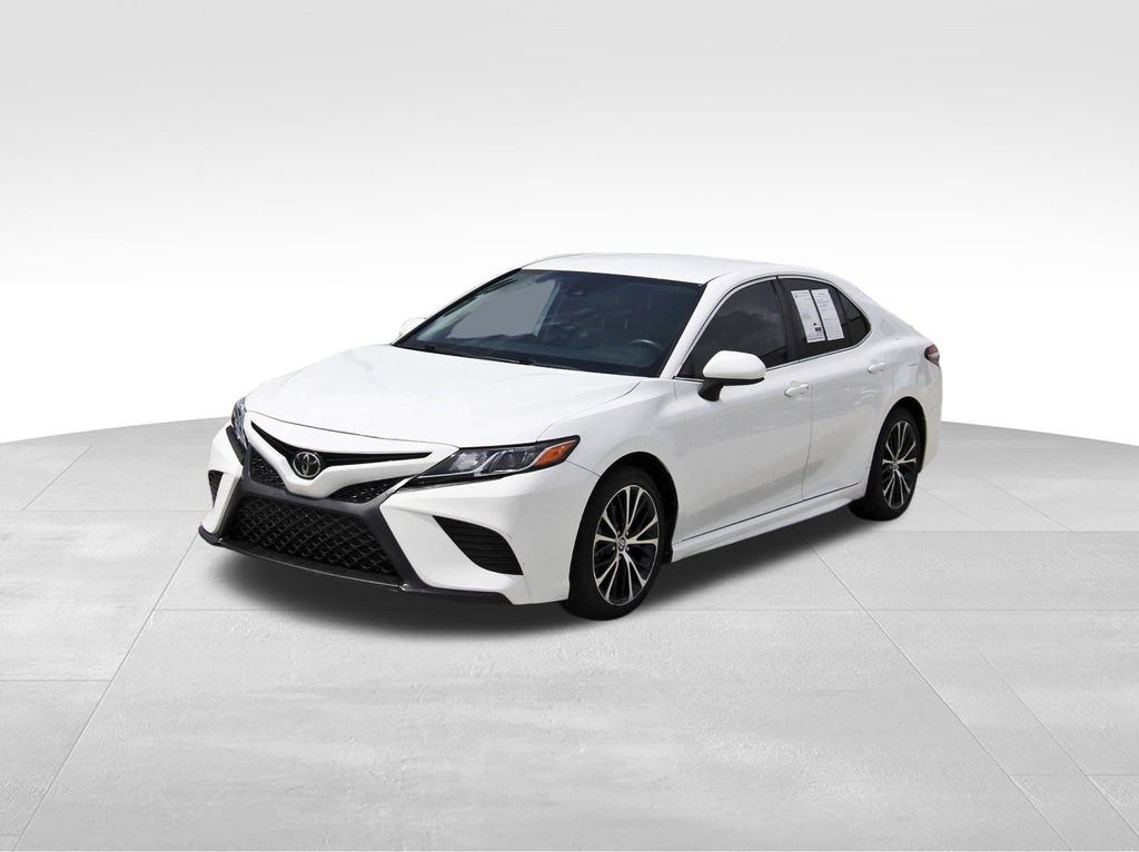 Used 2020 Toyota Camry SE FWD image 2