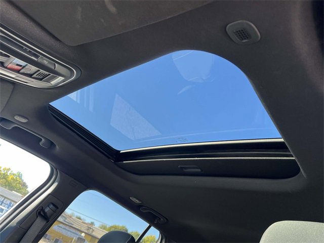 Used 2025 Jeep Grand Cherokee Laredo X image 17