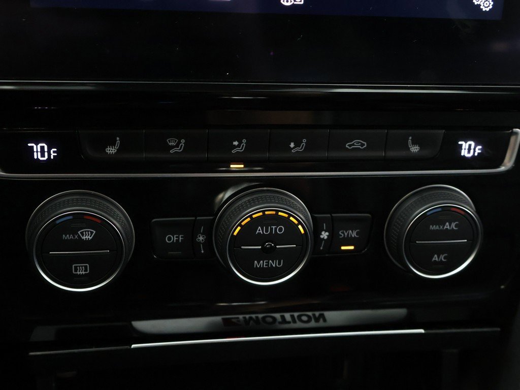 Used 2018 Volkswagen Golf R 4-Door image 49