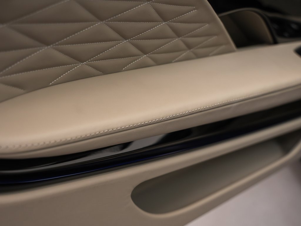 Used 2024 Aston Martin DB12 Convertible image 61