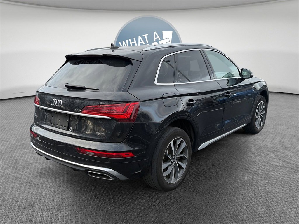 Used 2022 Audi Q5 2.0T Premium w/ Convenience Package image 3