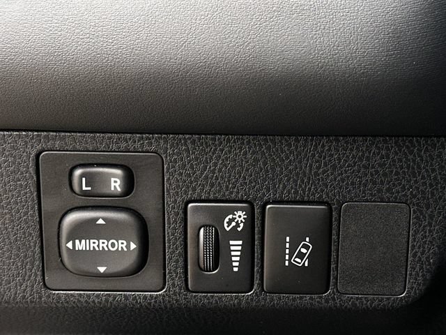 Used 2018 Toyota RAV4 SE w/ Power Extra Value Package FWD image 23