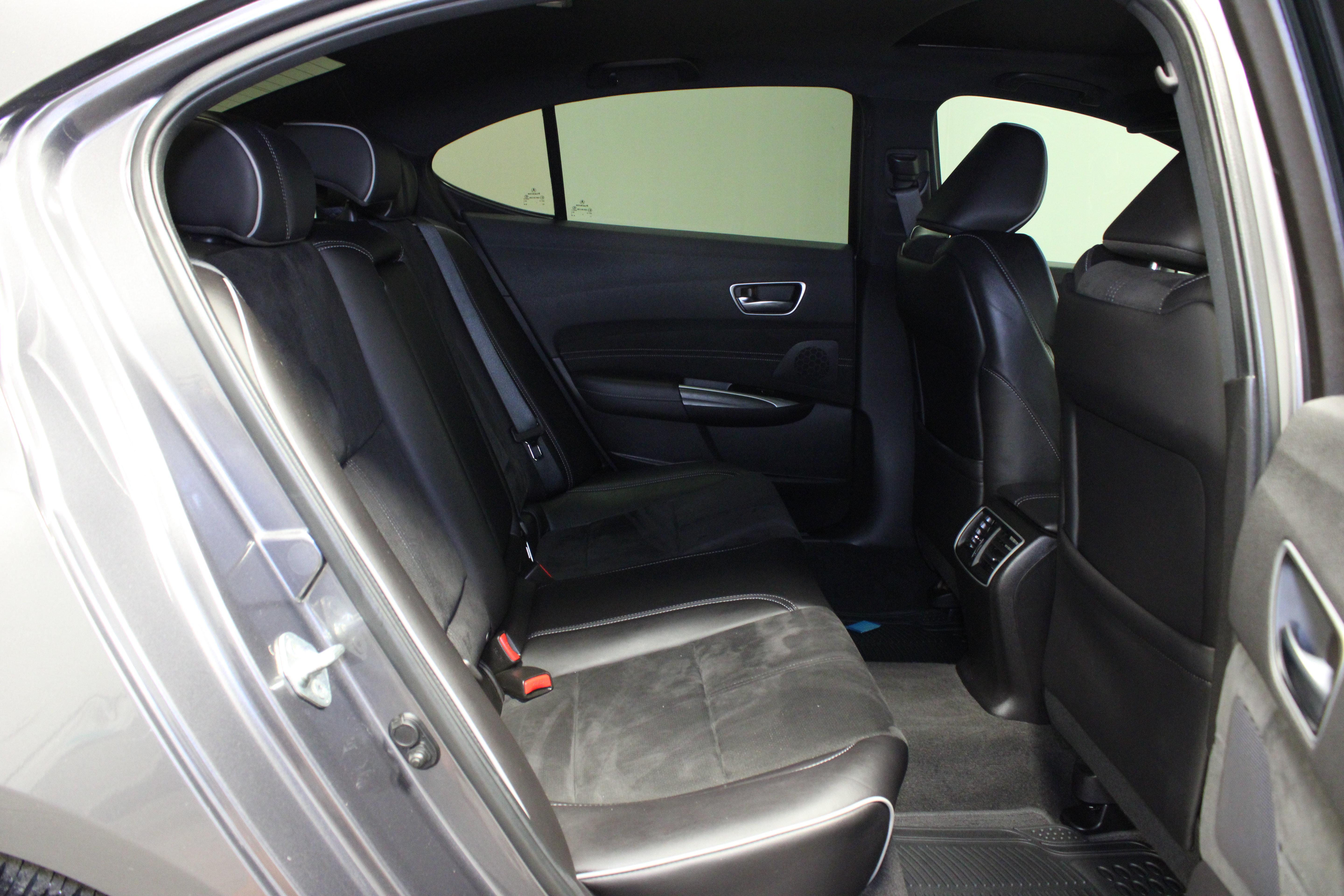 Used 2019 Acura TLX w/ Technology & A-SPEC Package FWD image 15