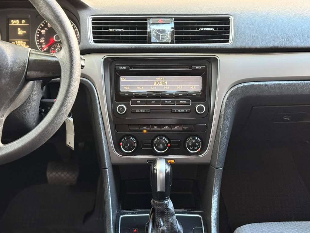 Used 2015 Volkswagen Passat 1.8T S FWD image 16