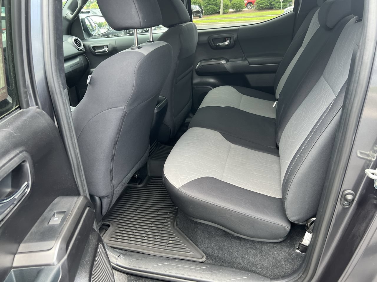 Used 2020 Toyota Tacoma TRD Sport AWD/4WD image 32