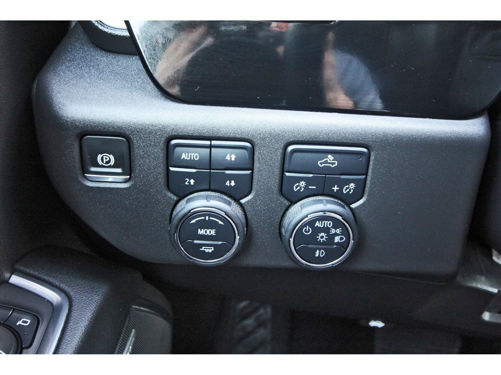 Used 2024 Chevrolet Silverado 1500 LT Trail Boss w/ Convenience Package II image 22