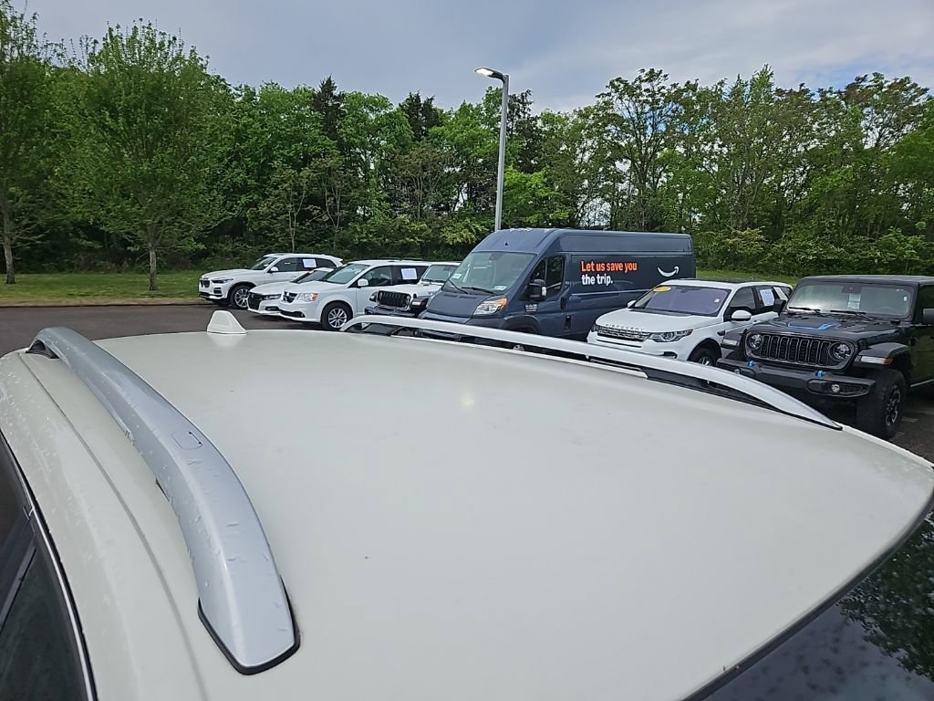 Used 2019 Jeep Cherokee Overland w/ Technology Group image 9