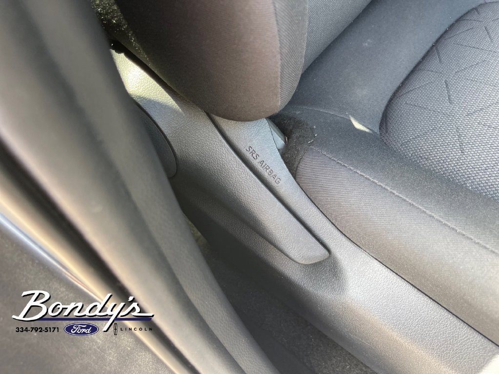 Used 2021 Toyota RAV4 XLE AWD/4WD image 17