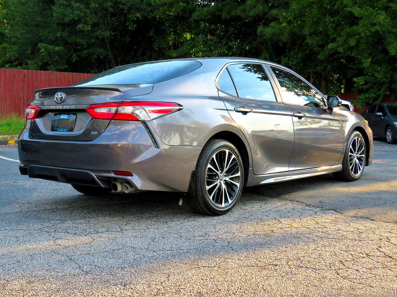 Used 2018 Toyota Camry SE image 7