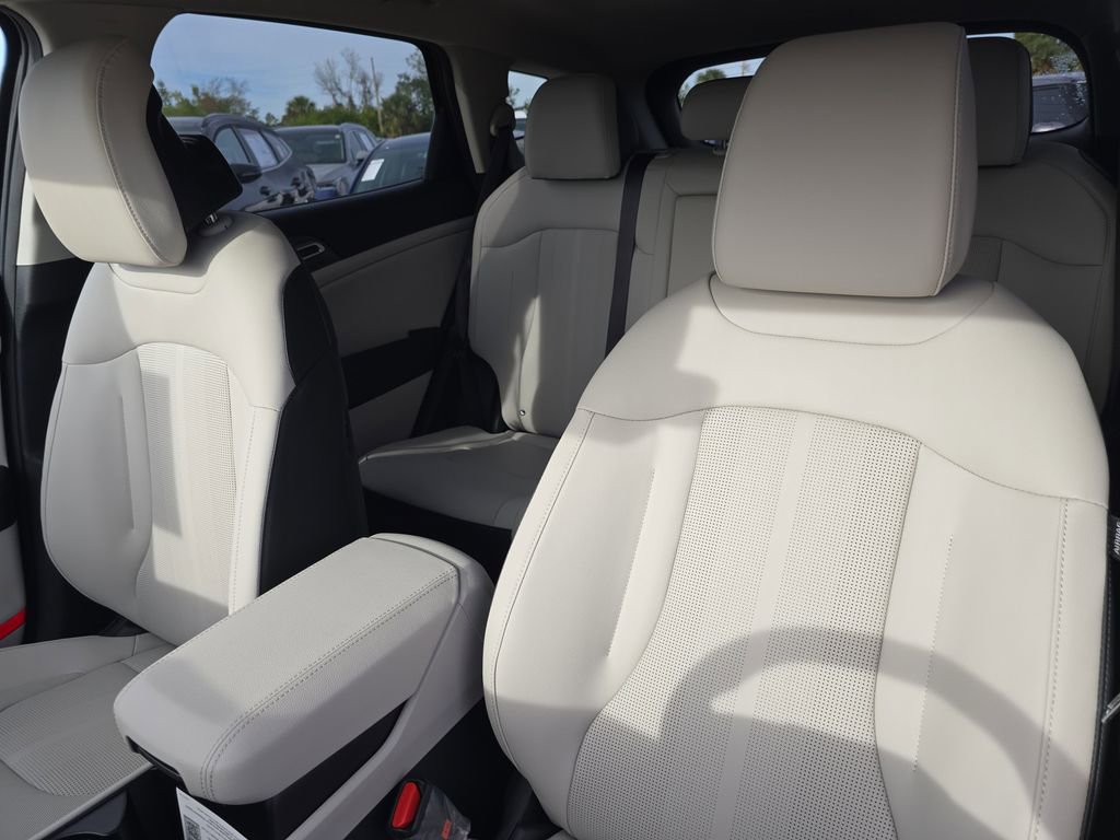 New 2026 Kia Sportage EX w/ EX Panorama Roof Package image 24