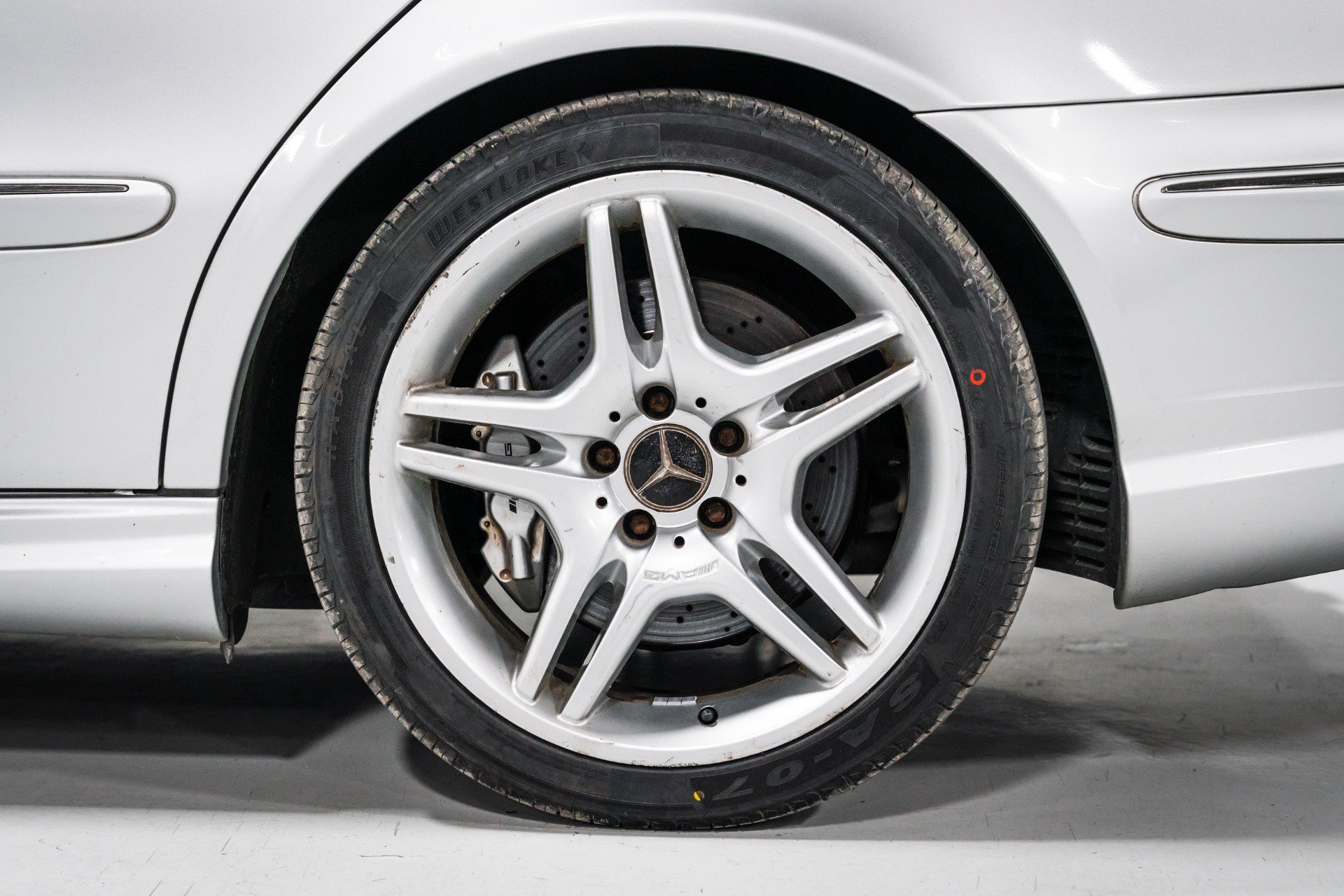 Used 2005 Mercedes-Benz E 55 AMG Sedan image 10