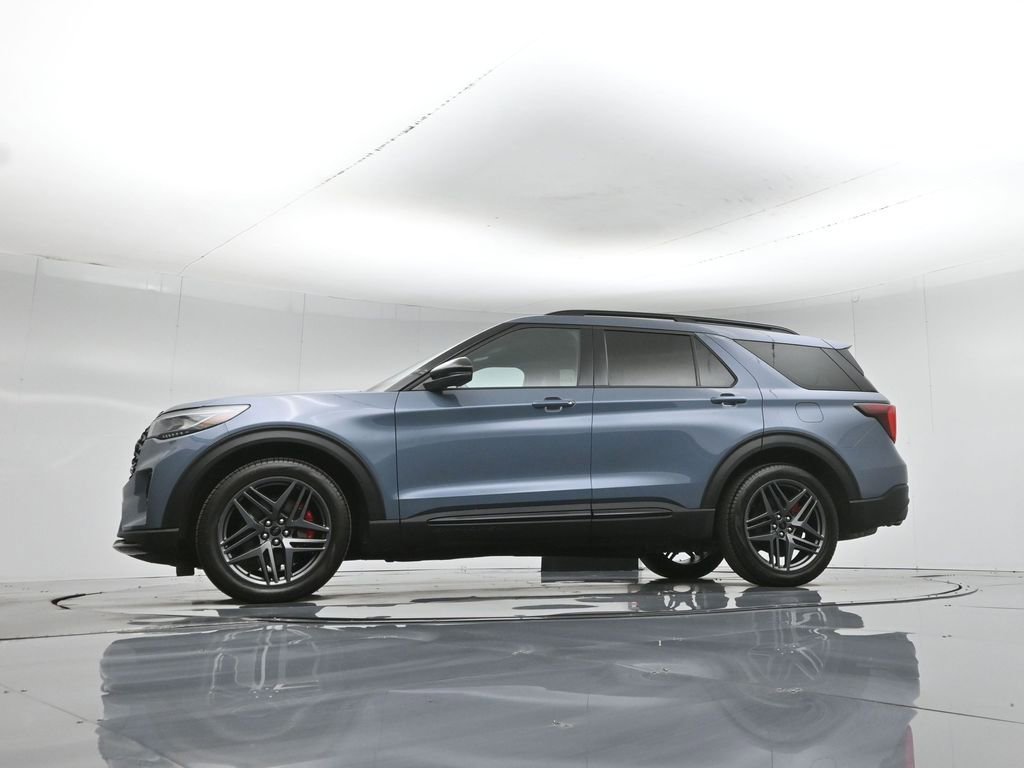 Used 2025 Ford Explorer ST image 54