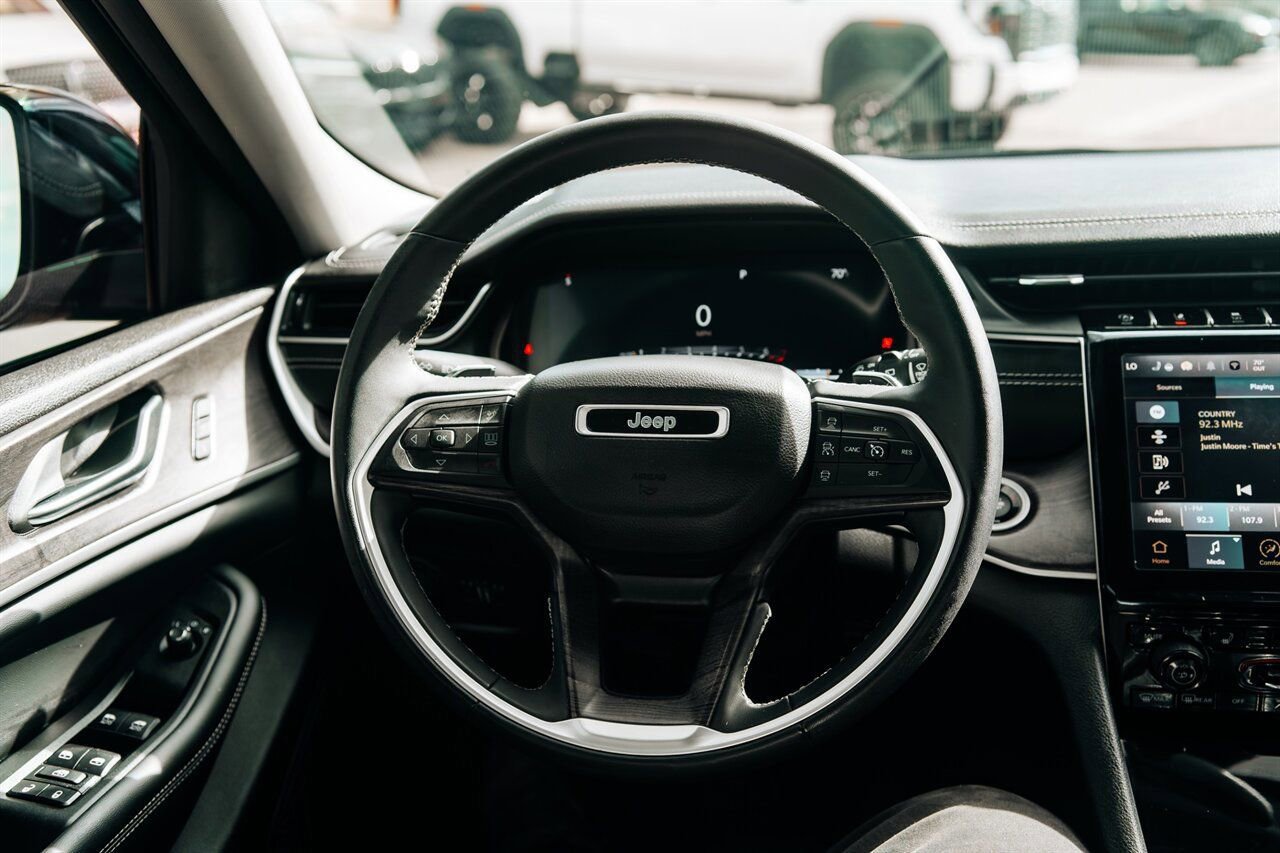 Used 2023 Jeep Grand Cherokee L Limited w/ Trailer Tow Group (B) image 22