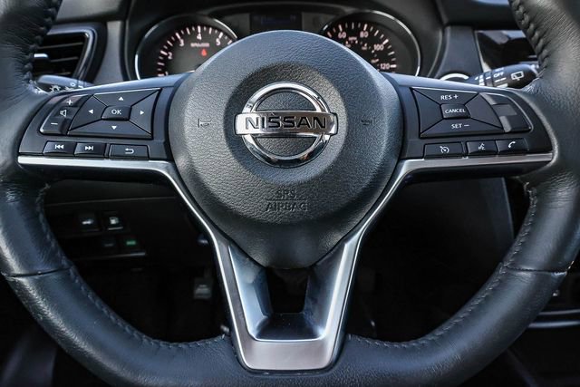 Used 2018 Nissan Rogue SV image 25