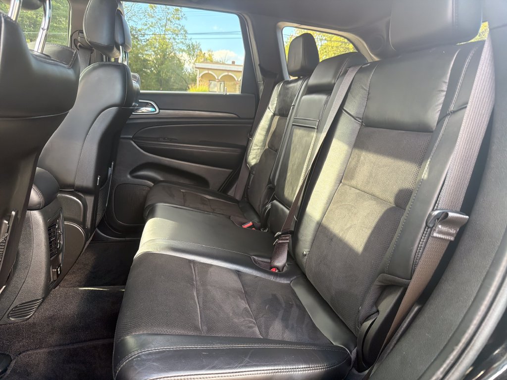 Used 2022 Jeep Grand Cherokee Laredo X AWD/4WD image 25