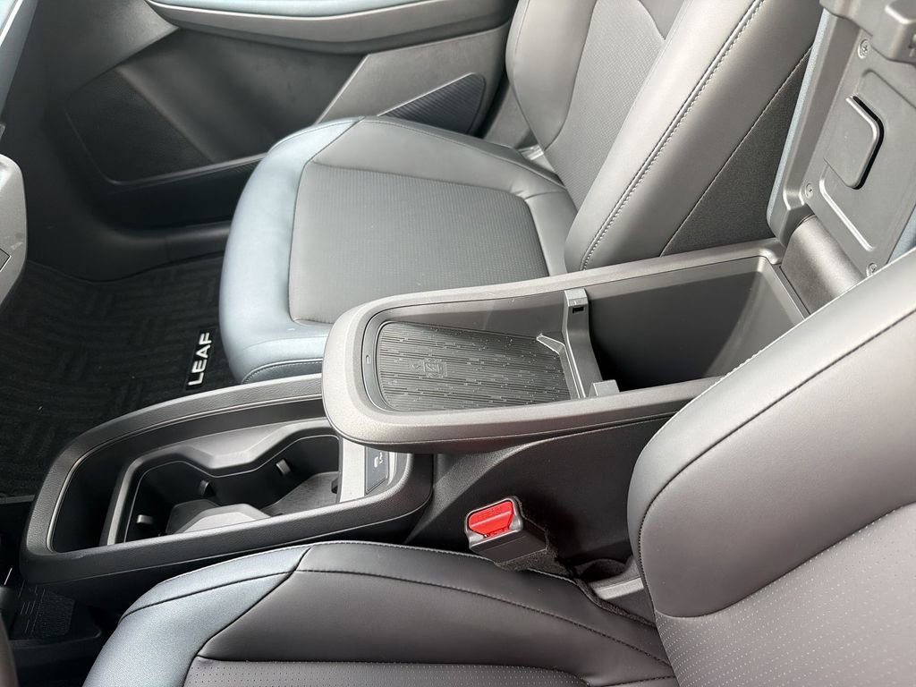 New 2026 Nissan Leaf SV+ w/ Illuminated Package FWD image 22