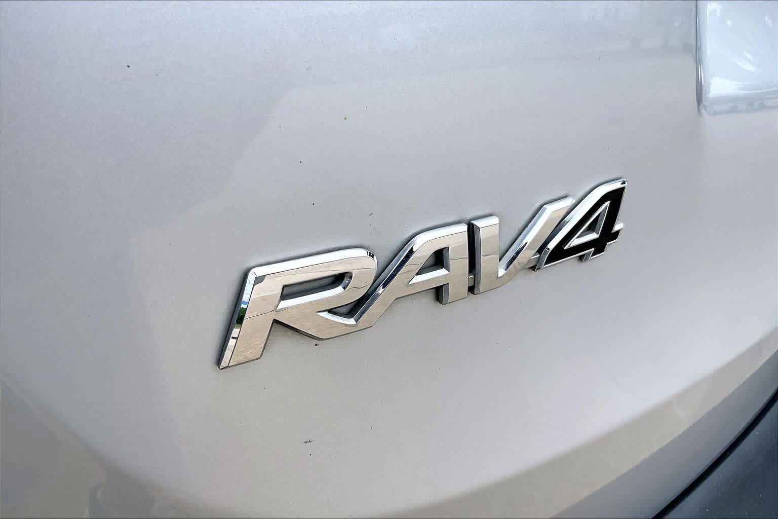 Used 2015 Toyota RAV4 Limited w/ Technology Package FWD image 31