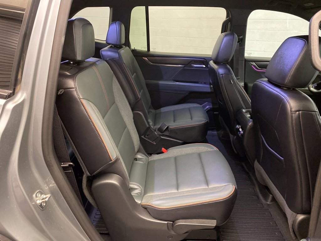 Used 2025 GMC Acadia AT4 AWD/4WD image 25