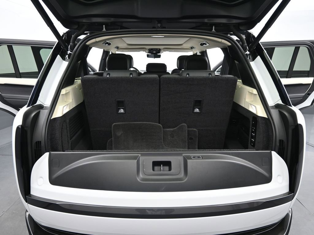 Used 2022 Land Rover Range Rover Long Wheelbase SE image 18