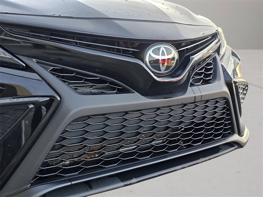 Used 2024 Toyota Camry SE w/ Cold Weather Package image 9