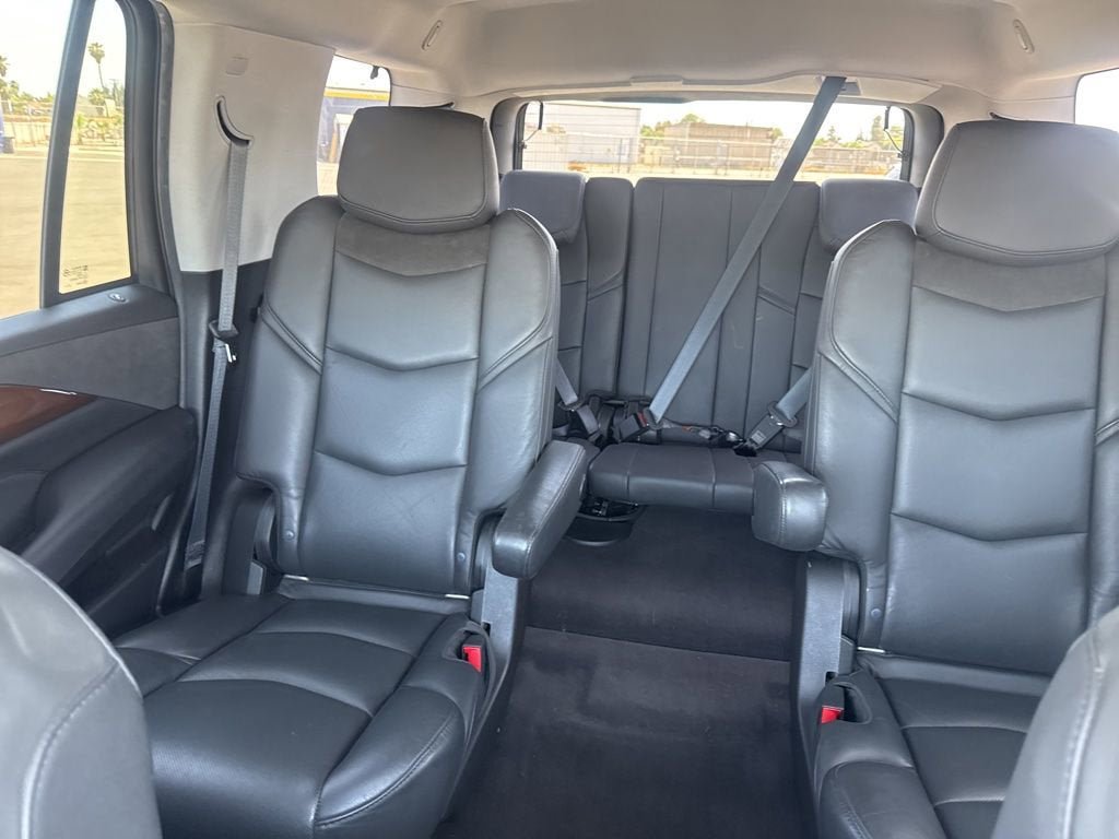 Certified 2020 Cadillac Escalade Luxury RWD image 29