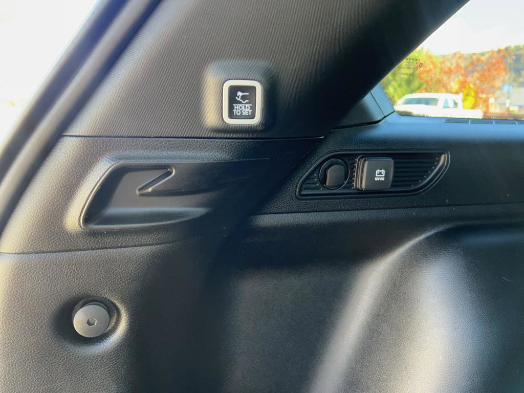 Used 2023 Jeep Grand Cherokee Altitude image 11