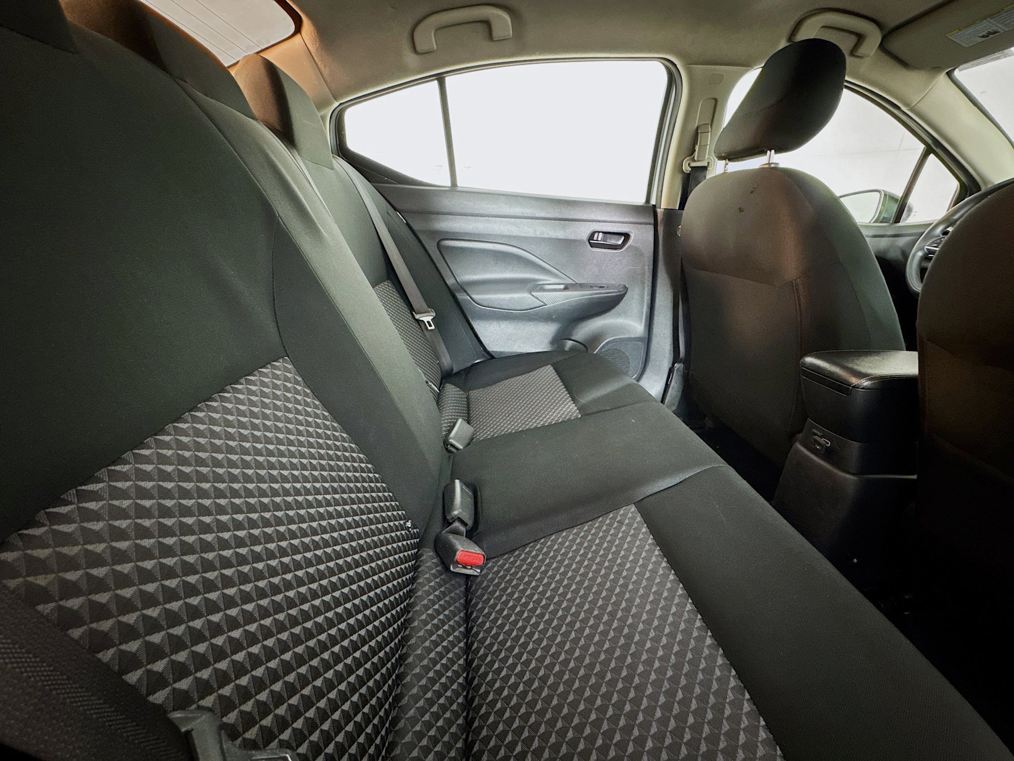 Used 2020 Nissan Versa S FWD image 26