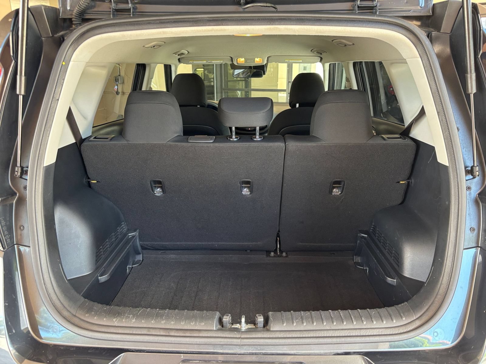 Used 2025 Kia Soul LX w/ LX Technology Package FWD image 28