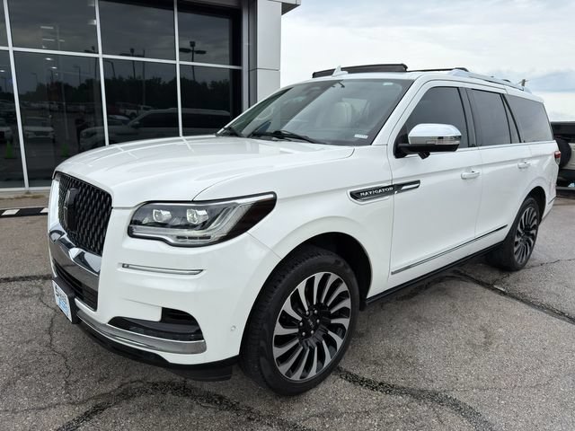 Used 2023 Lincoln Navigator Black Label AWD/4WD image 3