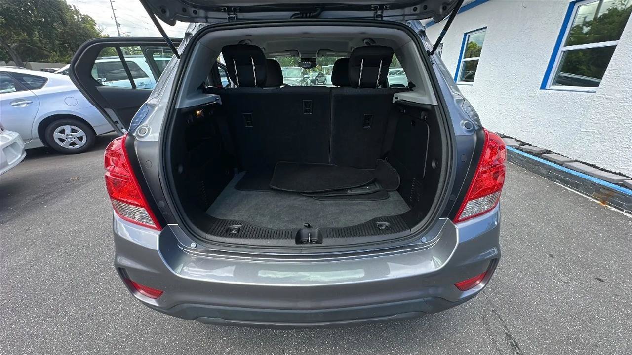Used 2020 Chevrolet Trax LS FWD image 37