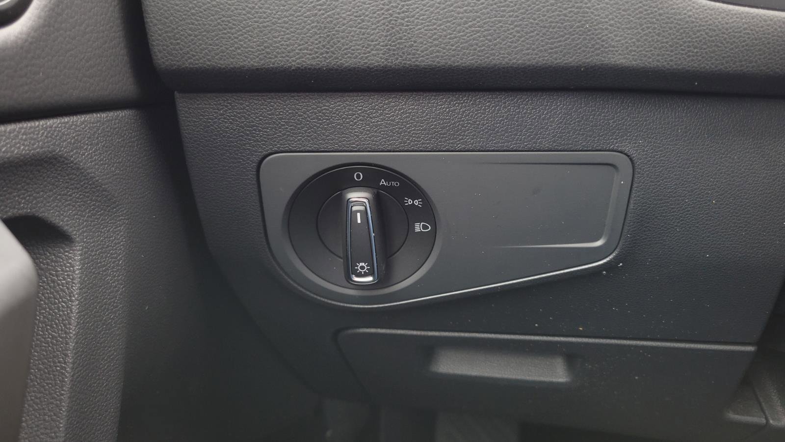 Certified 2023 Volkswagen Tiguan SE image 23