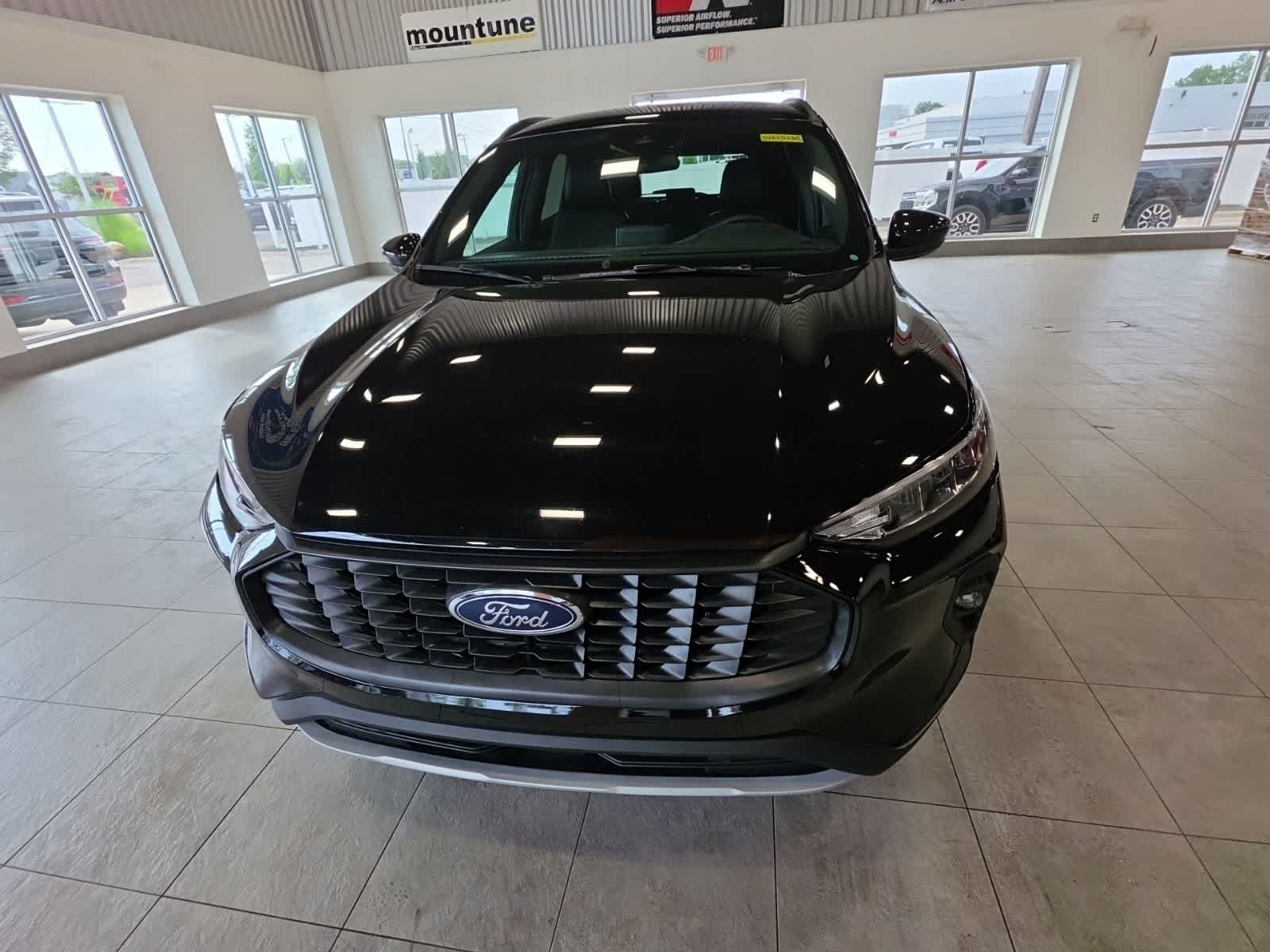 Used 2025 Ford Escape ST-Line Select AWD/4WD image 3