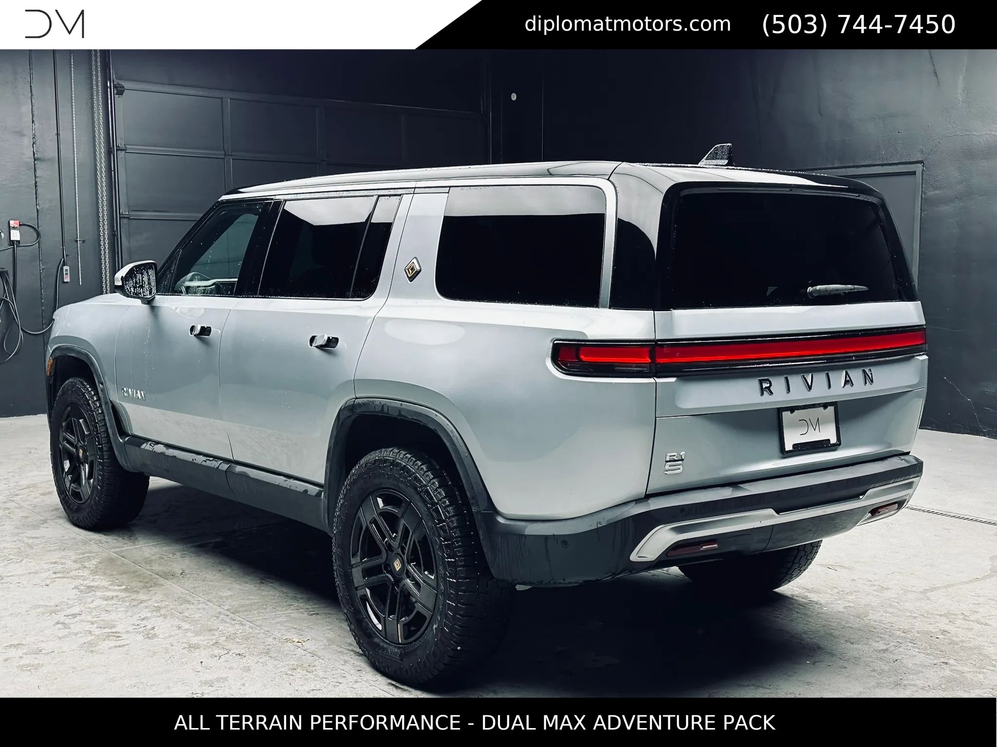 Used 2024 Rivian R1S Adventure image 5