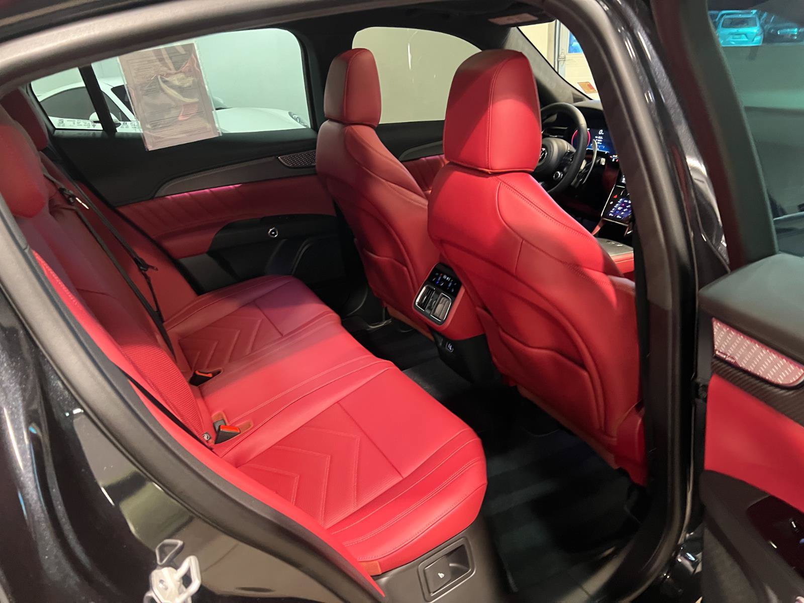 Used 2024 Maserati Grecale Trofeo AWD/4WD image 39